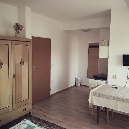 Arco شقة اوسترافا